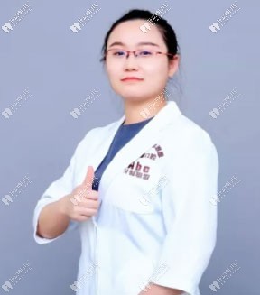 伊寧李慧口腔診所肖惟予